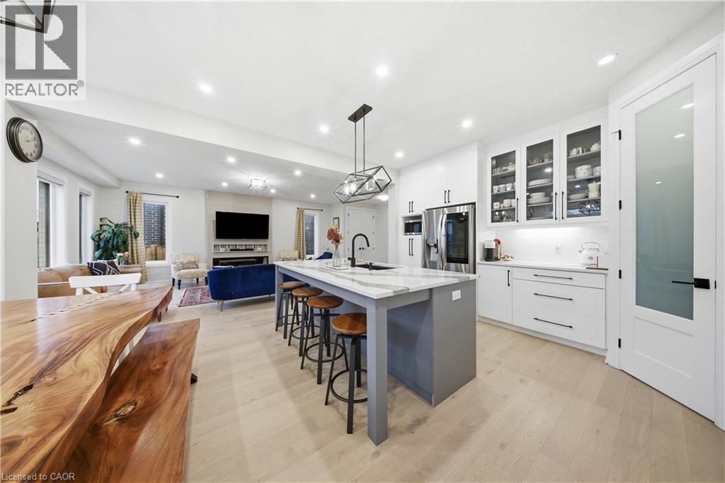 723 WOOD LILY Street thumbnail 17