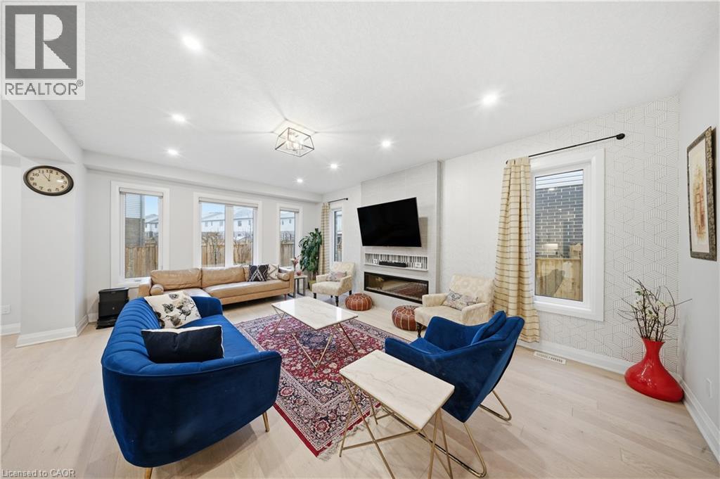 723 WOOD LILY Street thumbnail 8