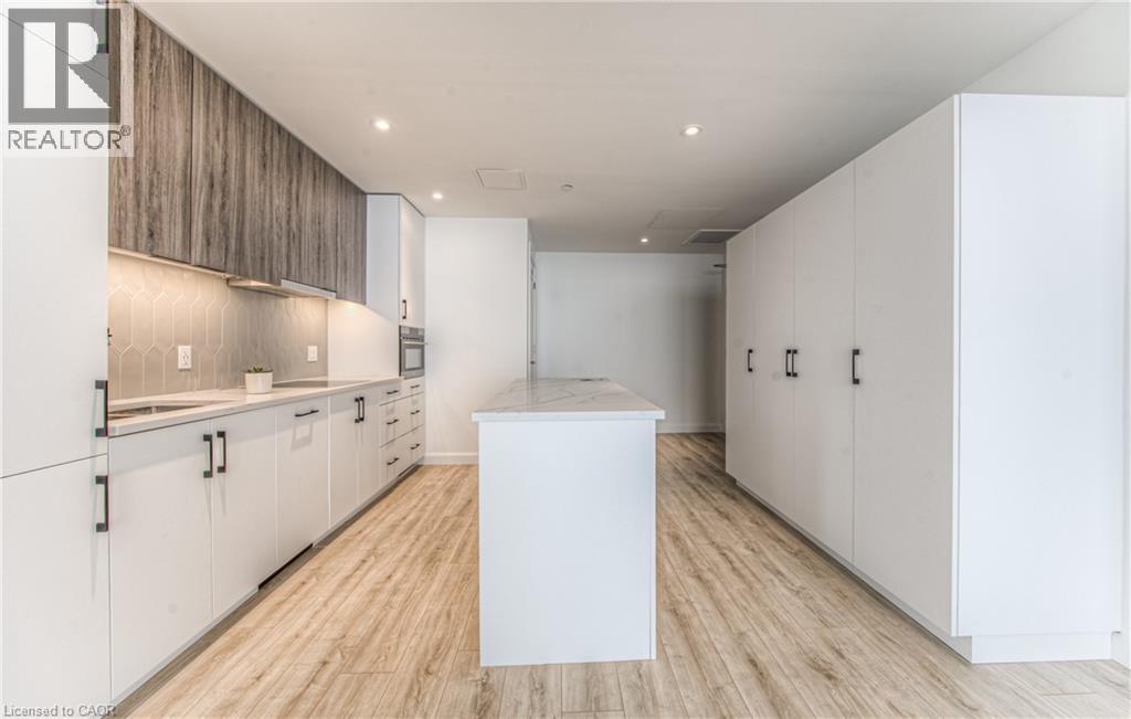 741 KING Street W Unit# 1112 thumbnail 32