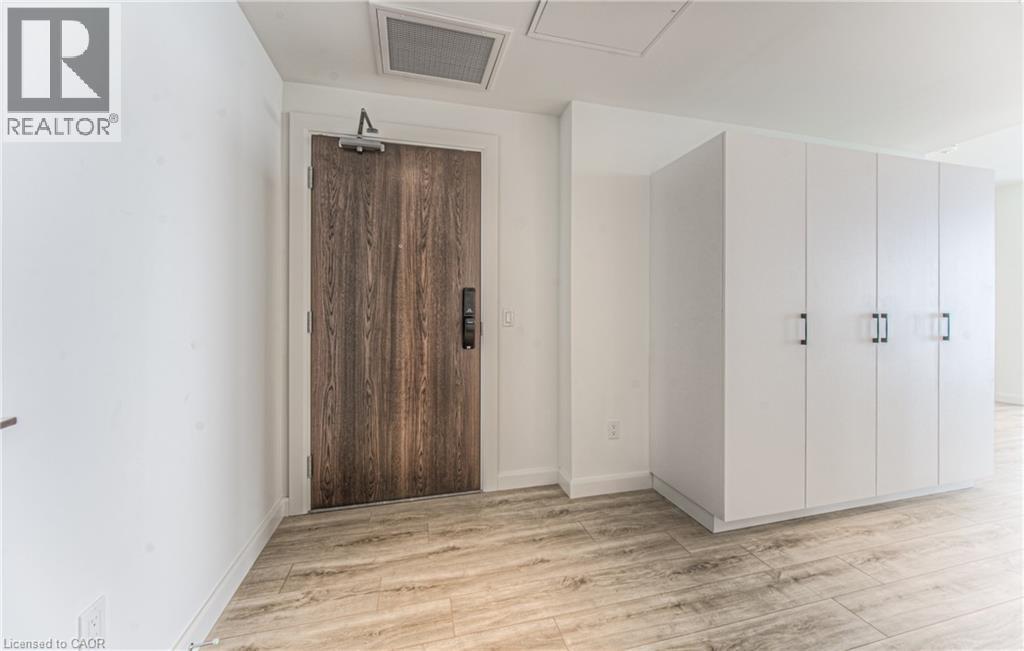 741 KING Street W Unit# 1112 thumbnail 37