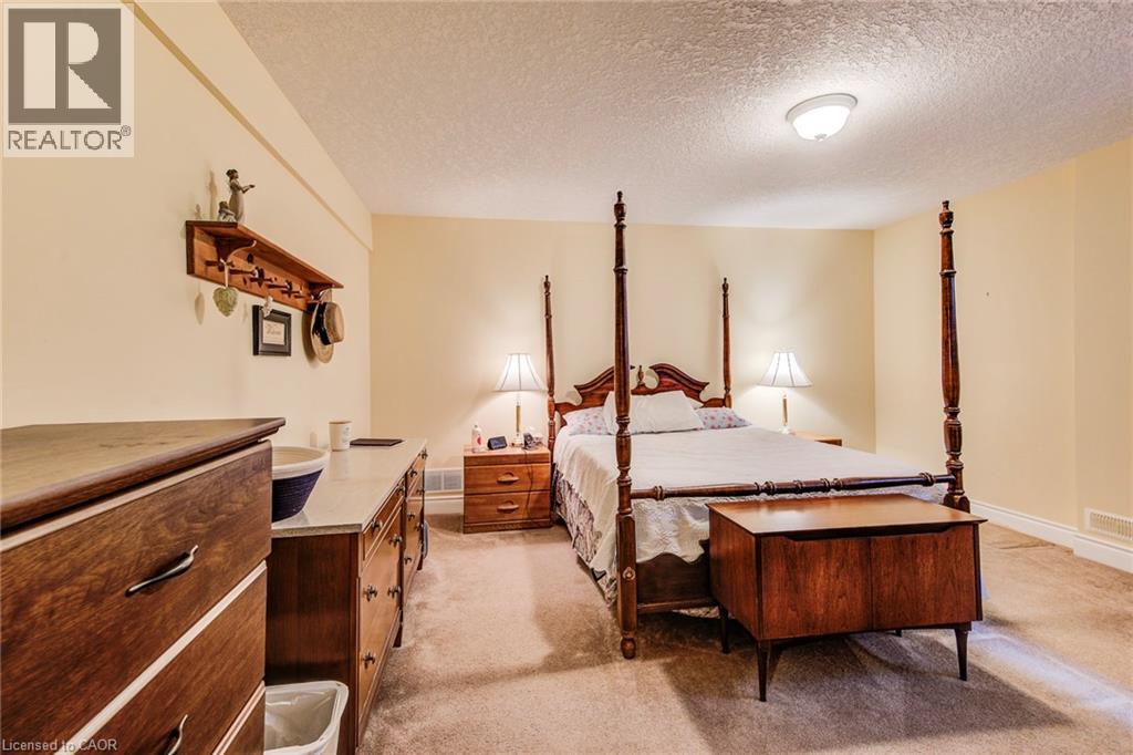 44 LASCHINGER Boulevard thumbnail 34