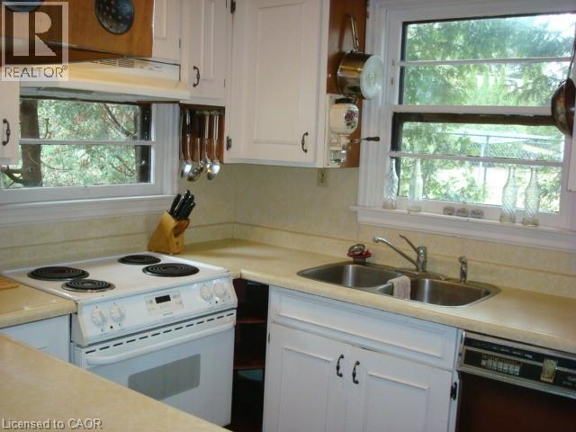 135 GLENFOREST Road thumbnail 16