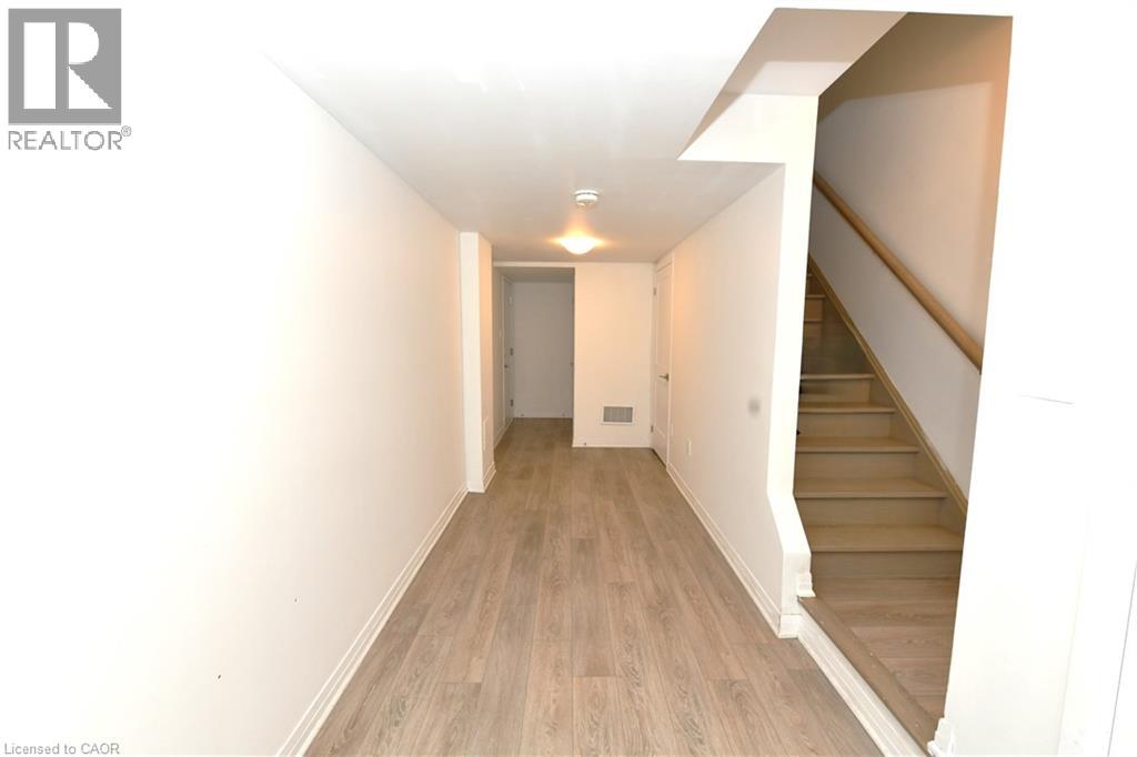 51 SPARROW Avenue Unit# 70 thumbnail 3