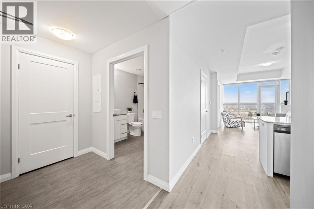 60 CHARLES Street W Unit# 2712 thumbnail 5