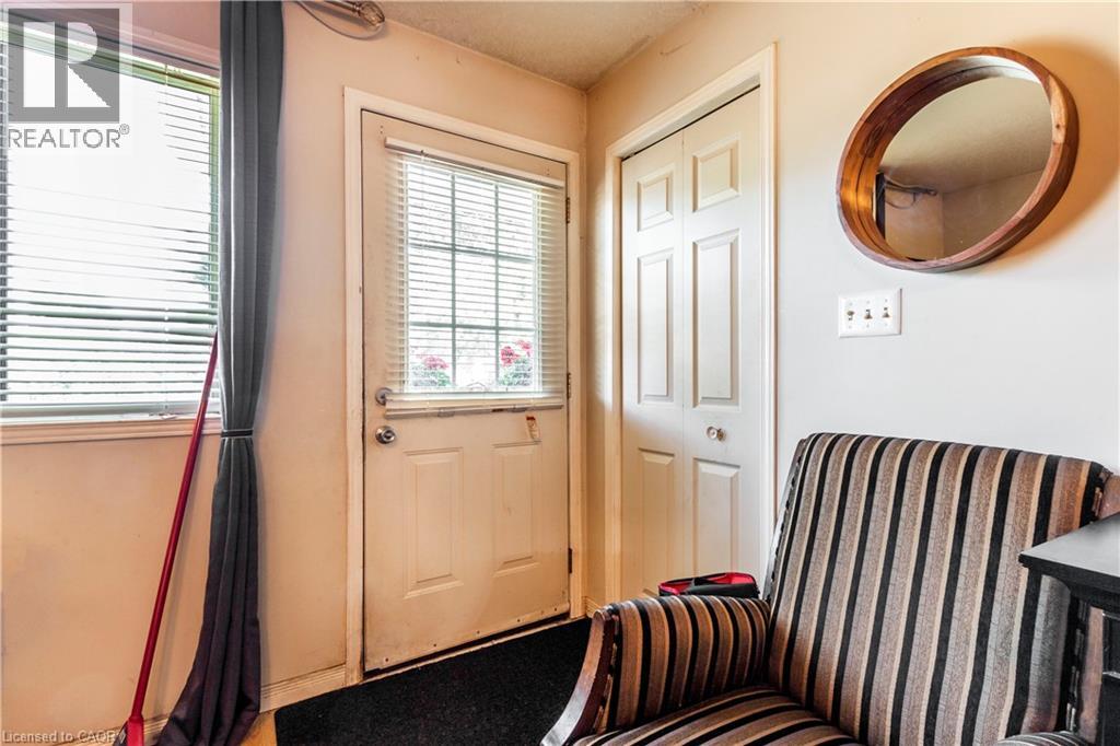 104 OAKWOOD Avenue thumbnail 6