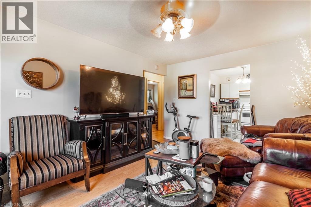 104 OAKWOOD Avenue thumbnail 7