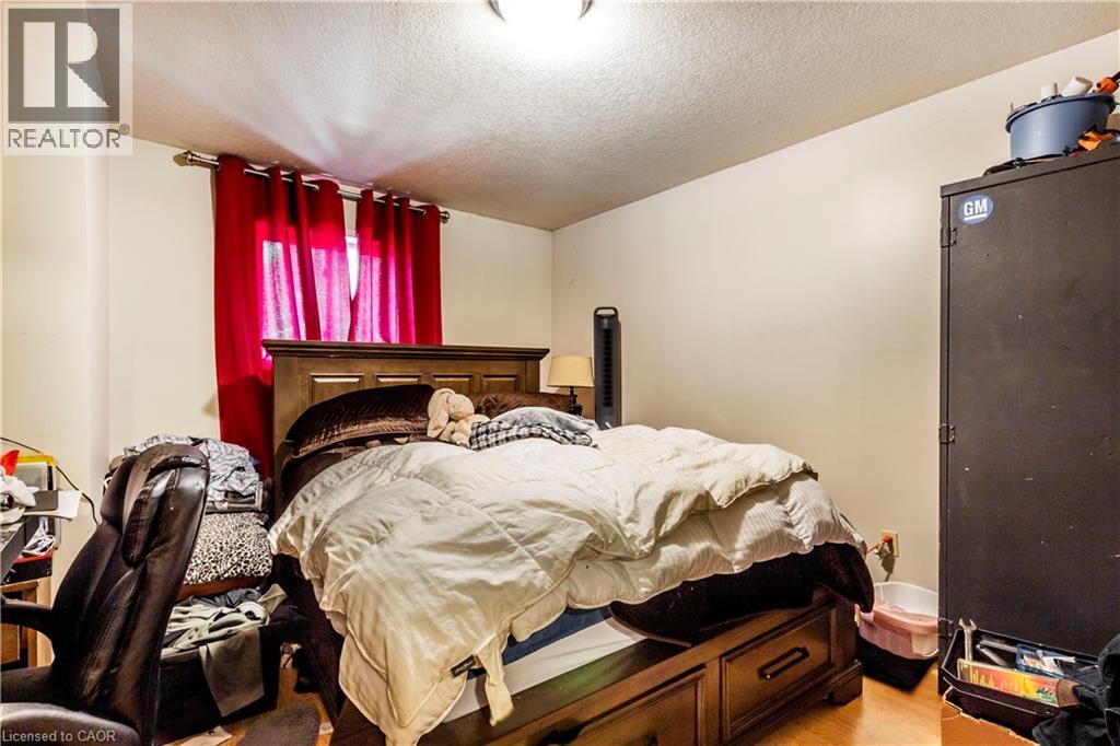 104 OAKWOOD Avenue thumbnail 13