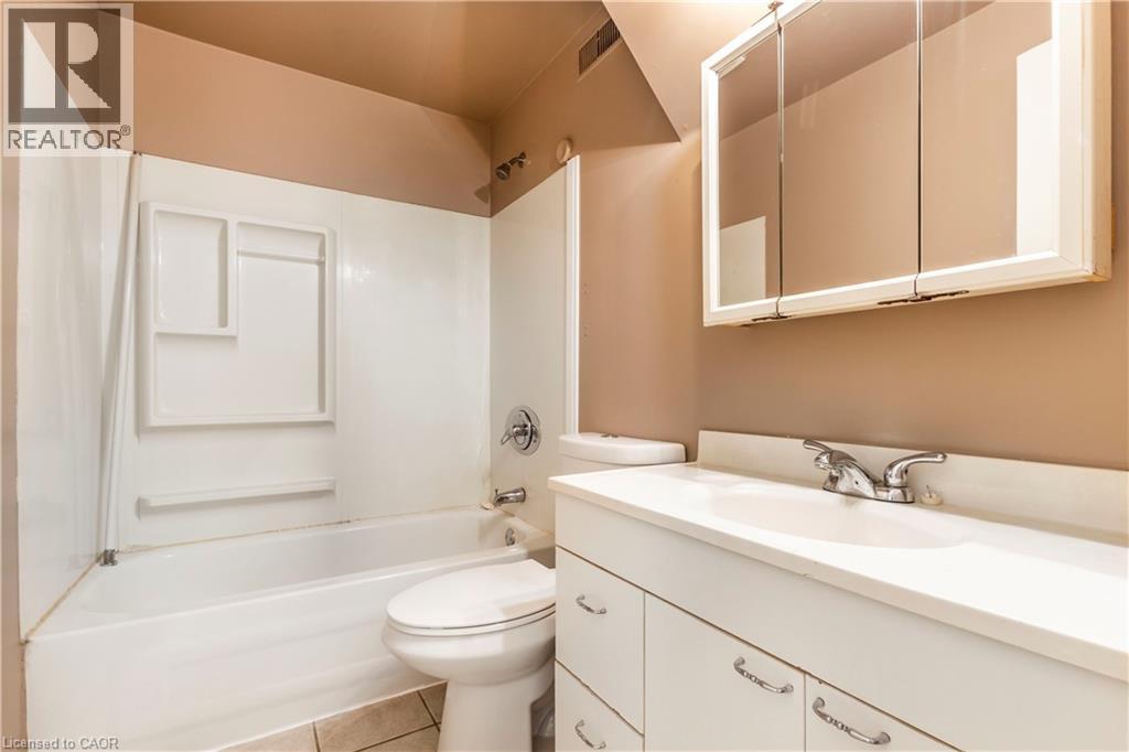 104 OAKWOOD Avenue thumbnail 35