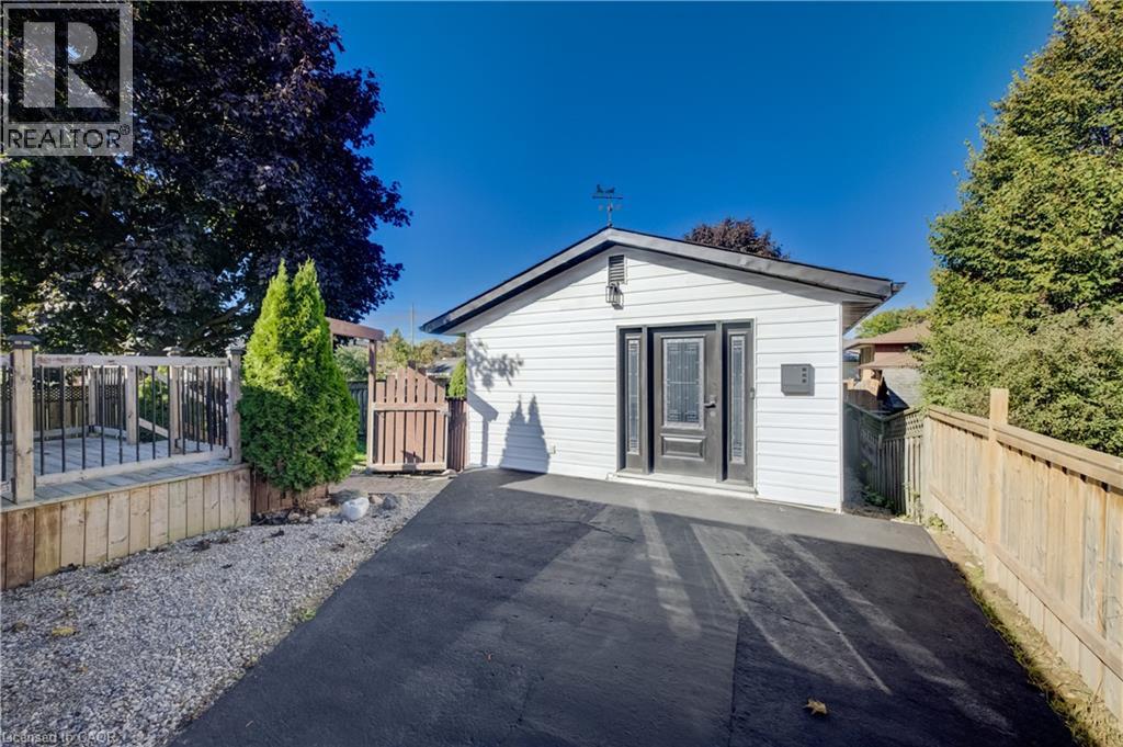 88 WOODHAVEN Road thumbnail 32