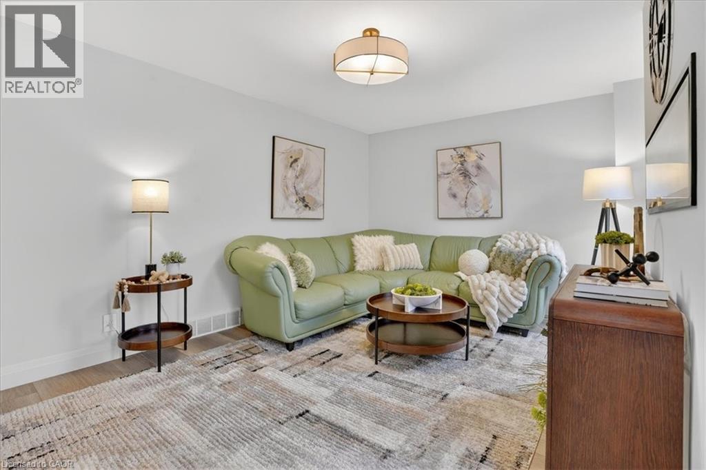 6 ARDWOOD Place thumbnail 18