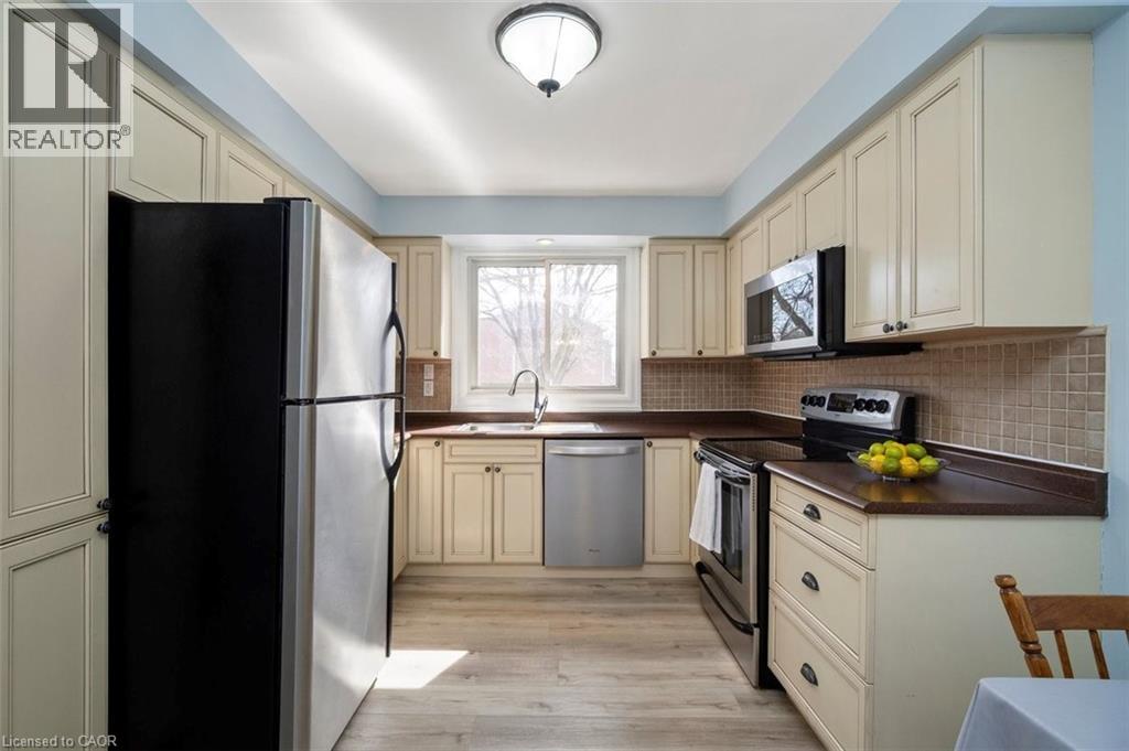 121 MORGAN Avenue Unit# 7 thumbnail 3