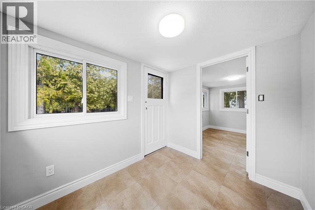 75 ROBINSON Road thumbnail 36