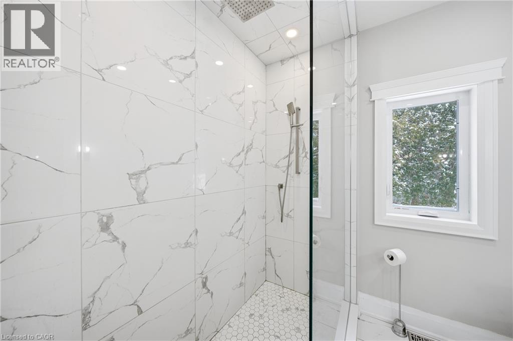 75 ROBINSON Road thumbnail 20