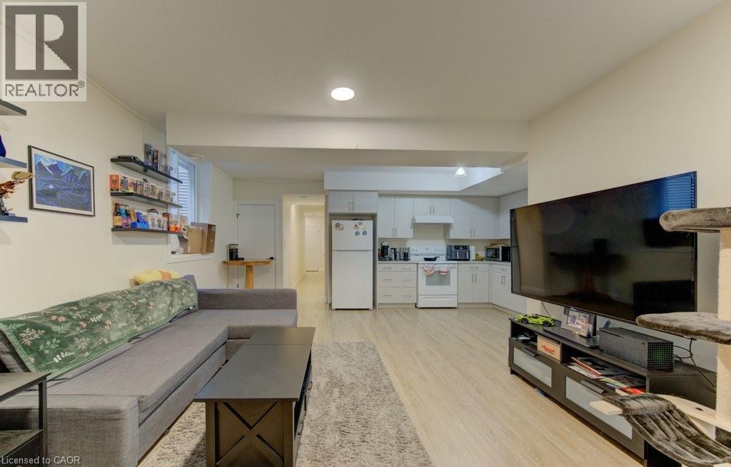 113 WALTER Street thumbnail 43