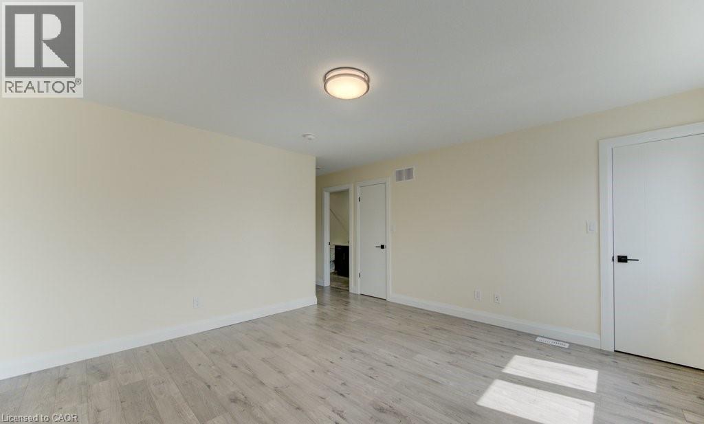 113 WALTER Street thumbnail 23