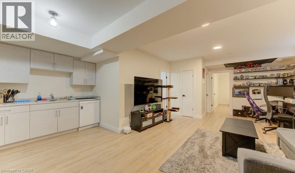 113 WALTER Street thumbnail 35