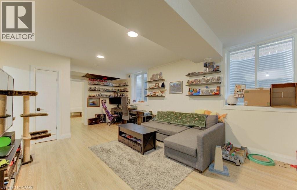 113 WALTER Street thumbnail 36