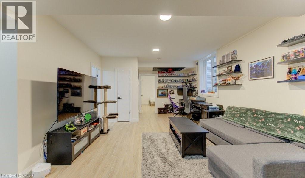 113 WALTER Street thumbnail 34