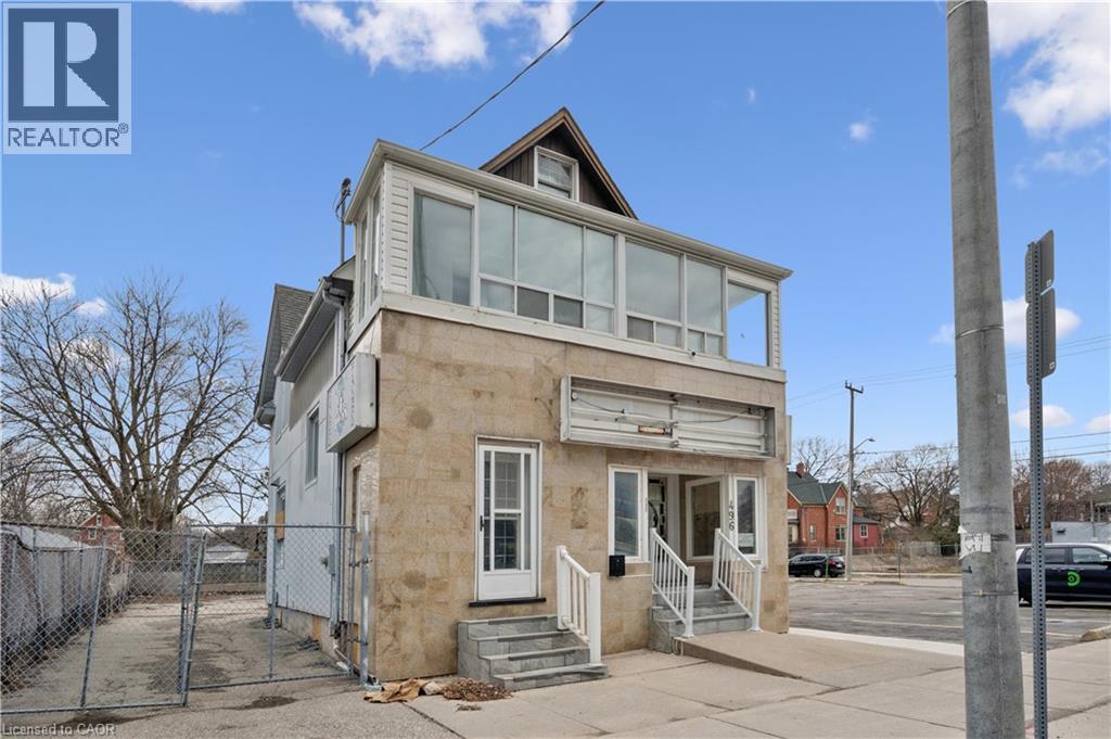 496 E KING Street E thumbnail 3