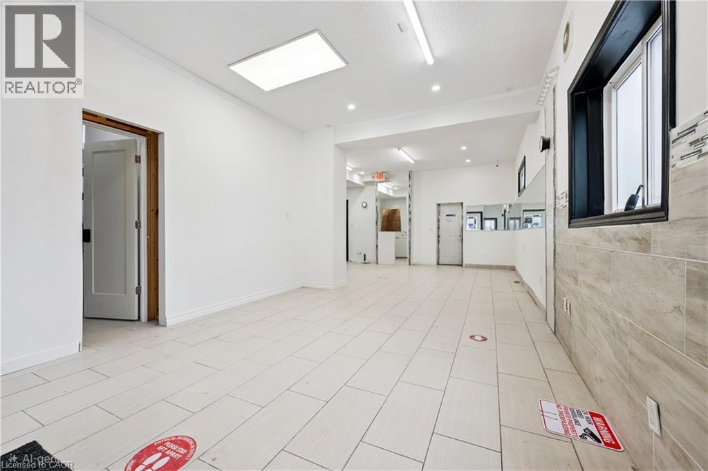 496 E KING Street E thumbnail 5