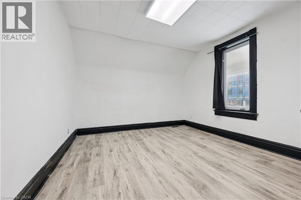 496 KING Street E thumbnail 12