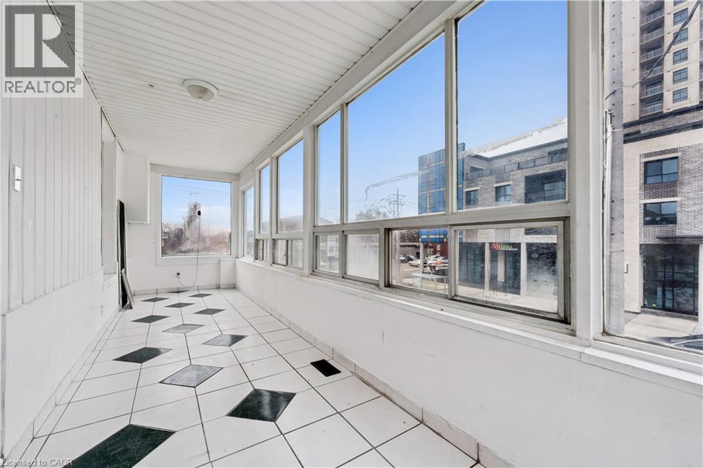 496 KING Street E thumbnail 17