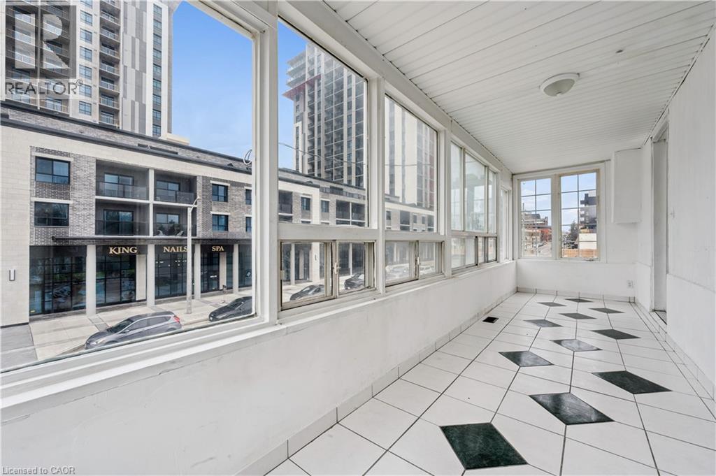 496 KING Street E thumbnail 18