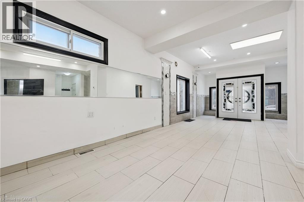 496 KING Street E thumbnail 8