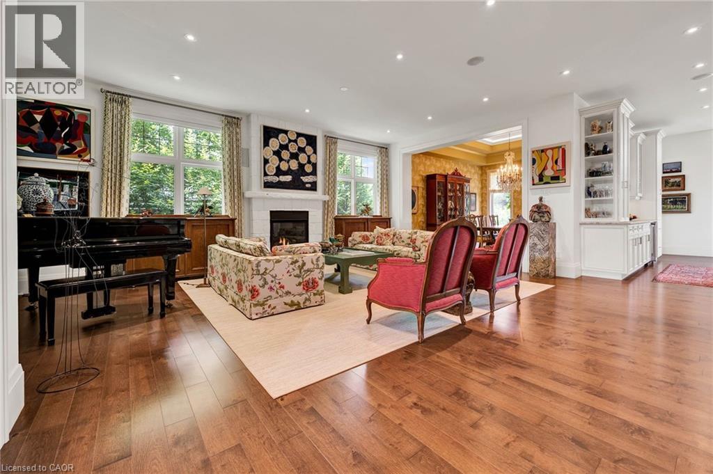 585 REGAL Place thumbnail 13