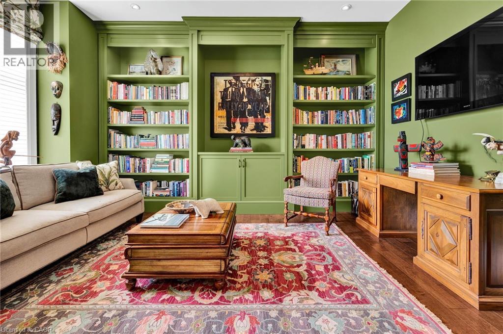 585 REGAL Place thumbnail 17