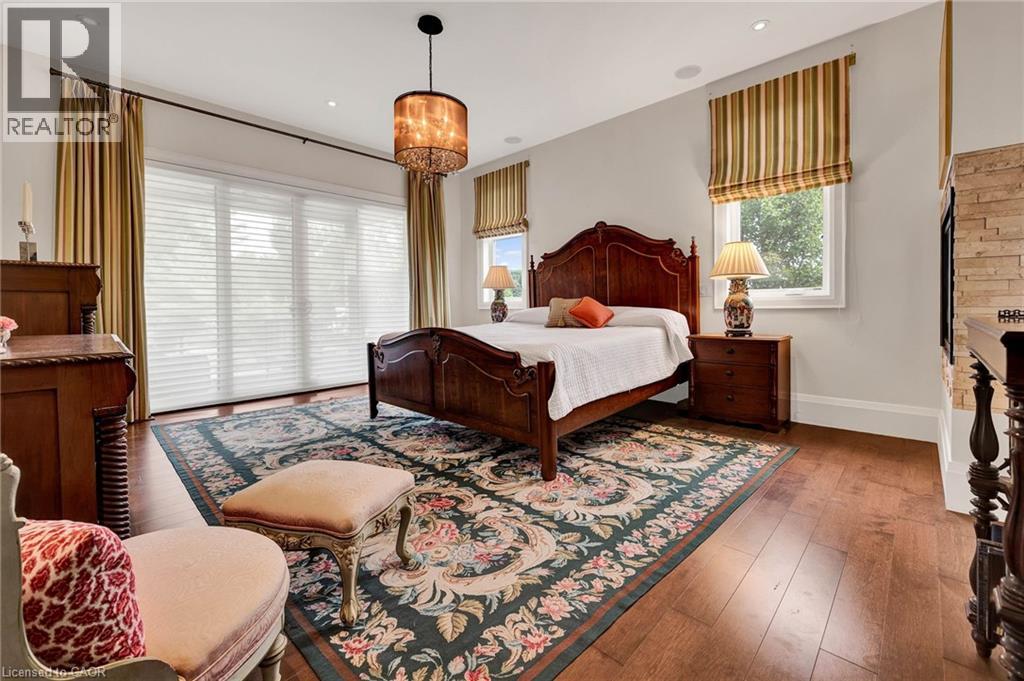 585 REGAL Place thumbnail 18