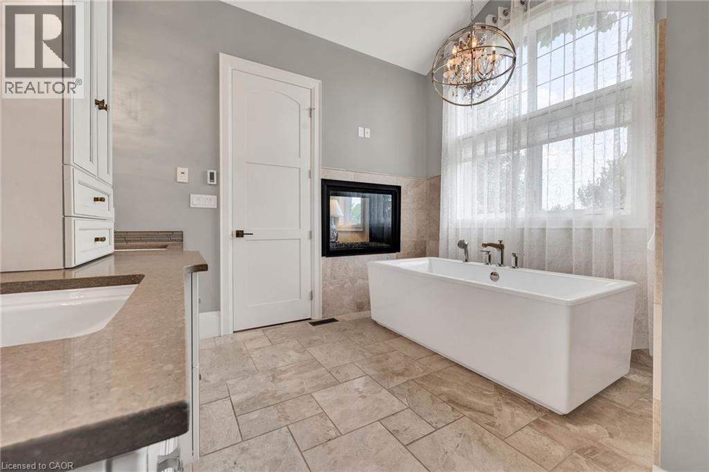 585 REGAL Place thumbnail 21