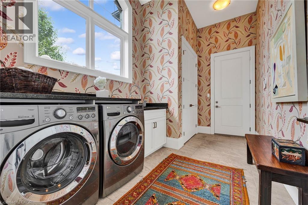 585 REGAL Place thumbnail 25