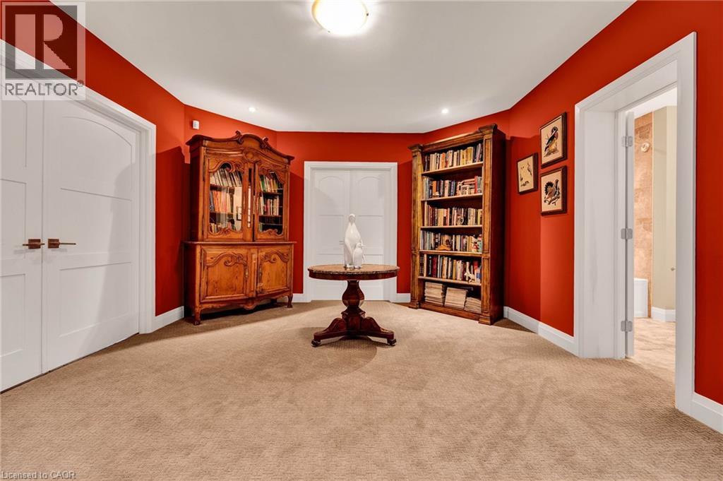 585 REGAL Place thumbnail 27