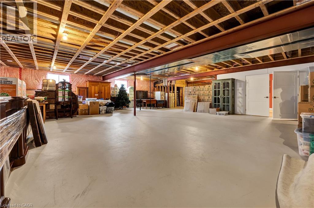 585 REGAL Place thumbnail 31