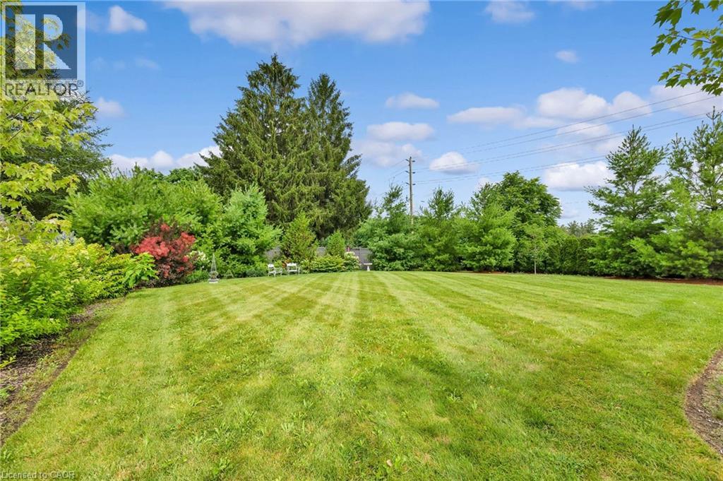 585 REGAL Place thumbnail 35