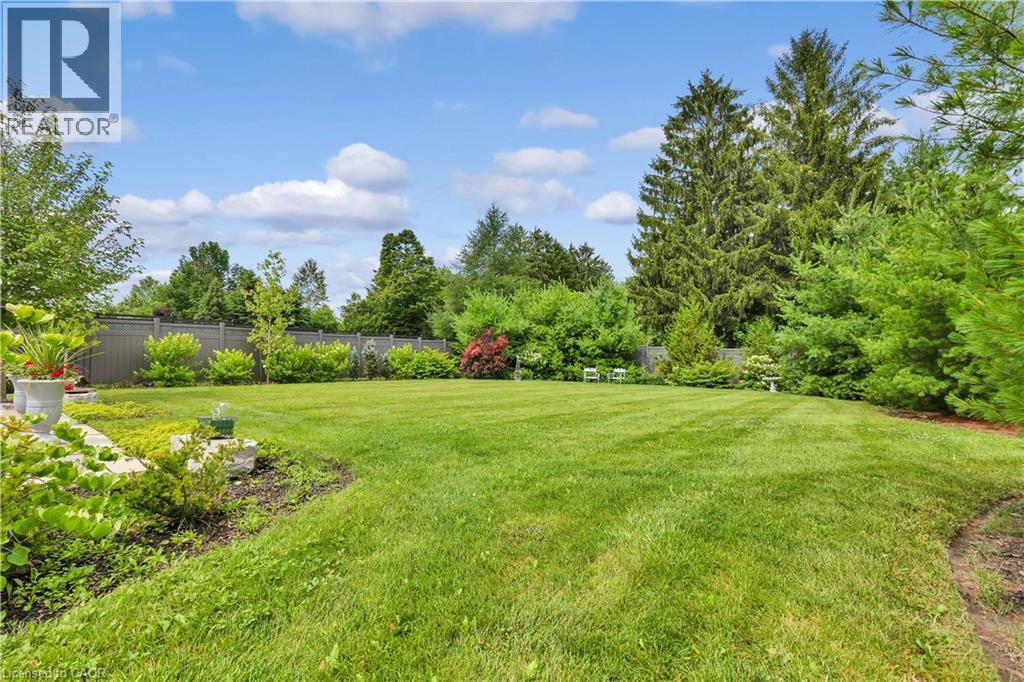 585 REGAL Place thumbnail 36