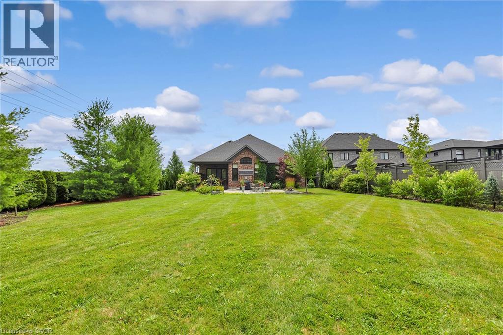 585 REGAL Place thumbnail 37