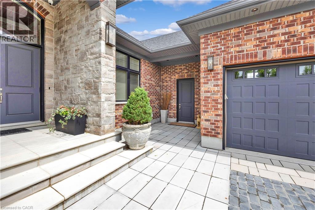 585 REGAL Place thumbnail 40