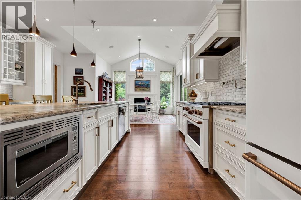 585 REGAL Place thumbnail 8