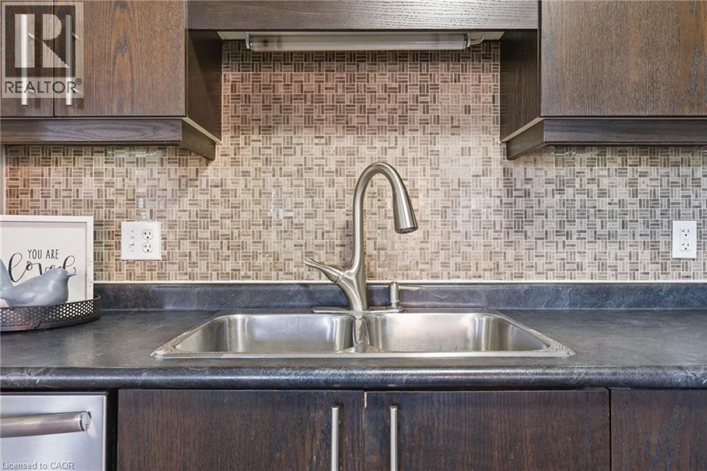 208 TEMPLEWOOD Drive thumbnail 18