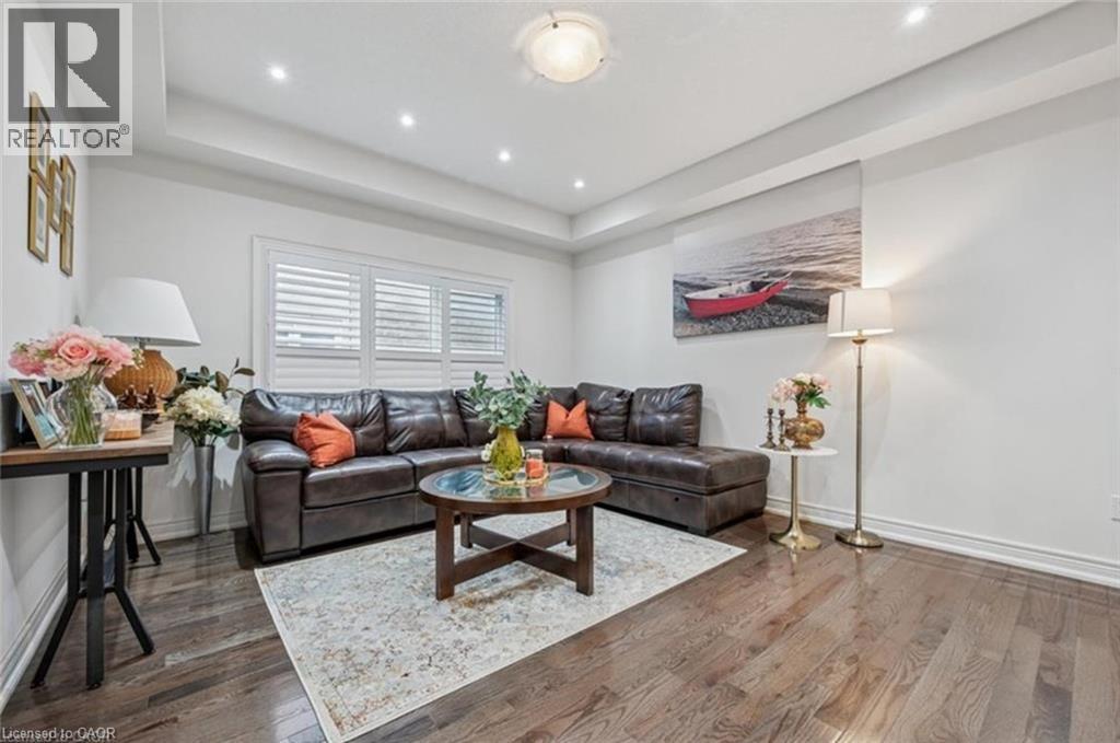 77 EAGLECREST Street thumbnail 13