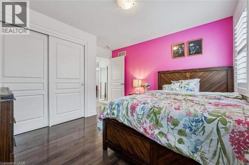 77 EAGLECREST Street thumbnail 16