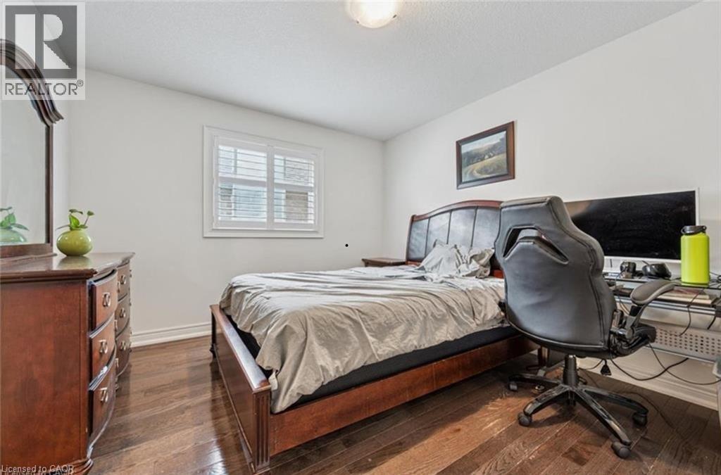 77 EAGLECREST Street thumbnail 17