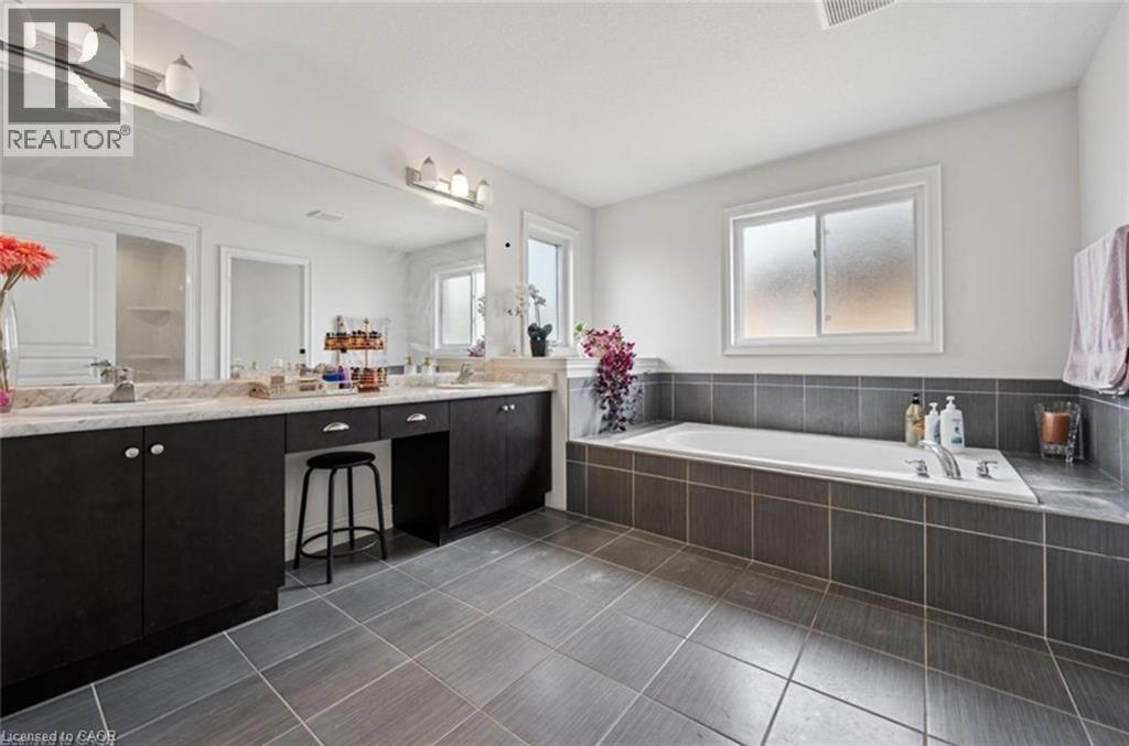 77 EAGLECREST Street thumbnail 29