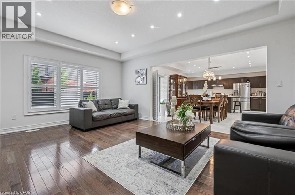 77 EAGLECREST Street thumbnail 5