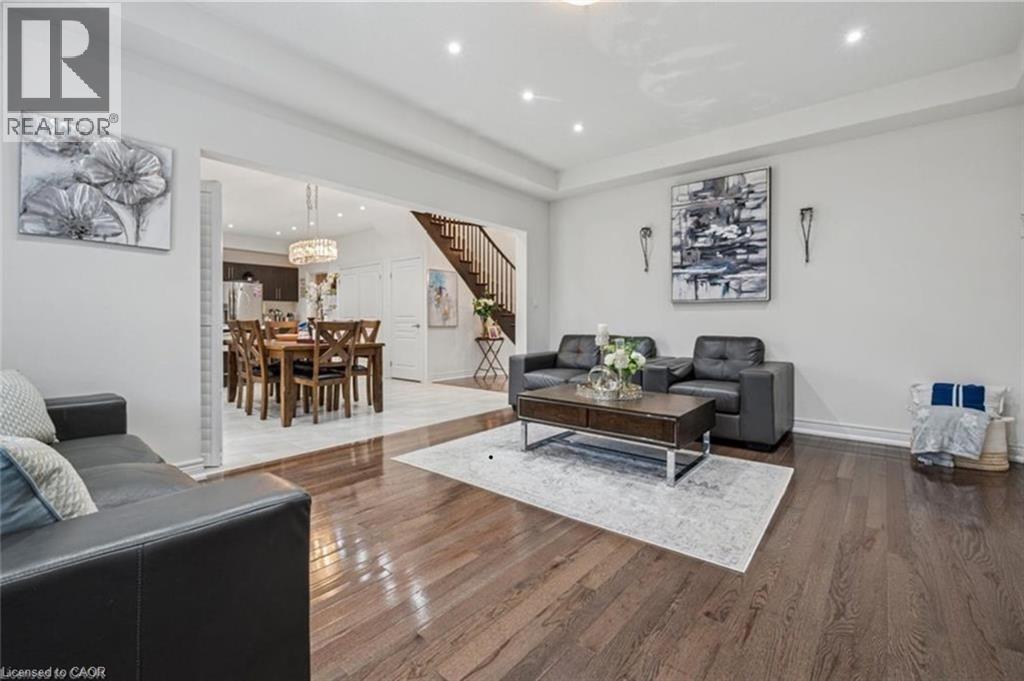 77 EAGLECREST Street thumbnail 6