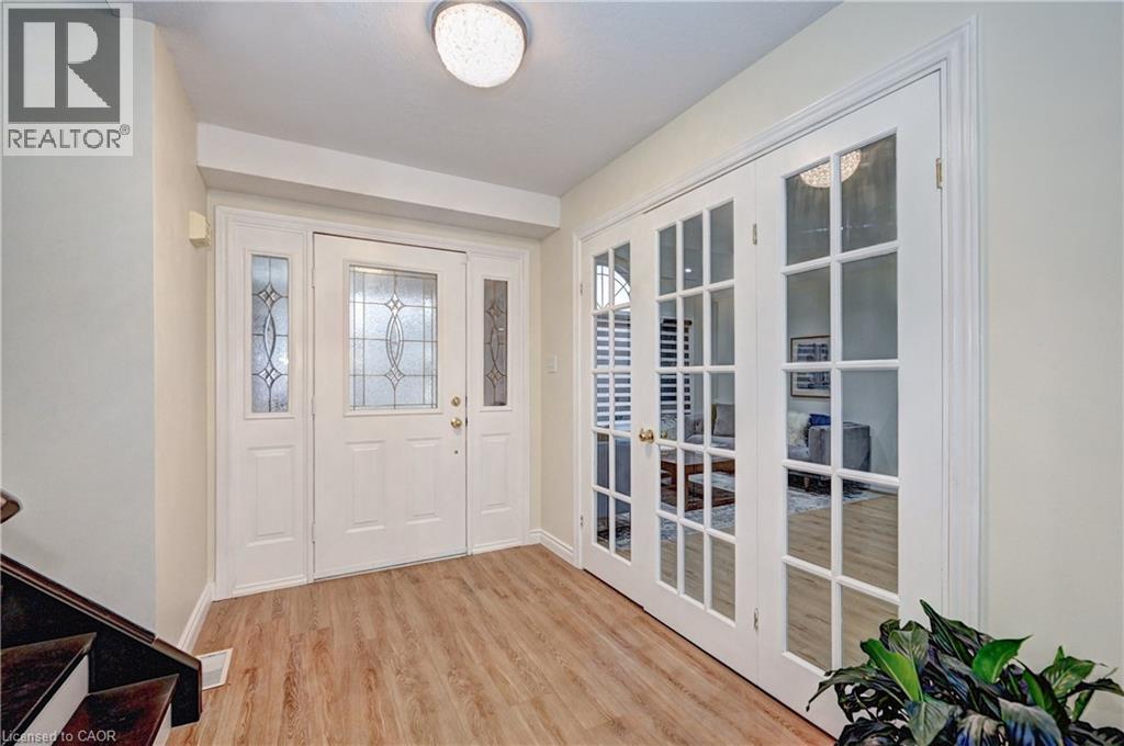 519 YORKSHIRE Drive thumbnail 2