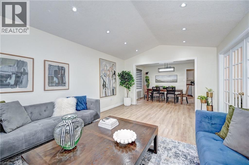 519 YORKSHIRE Drive thumbnail 4