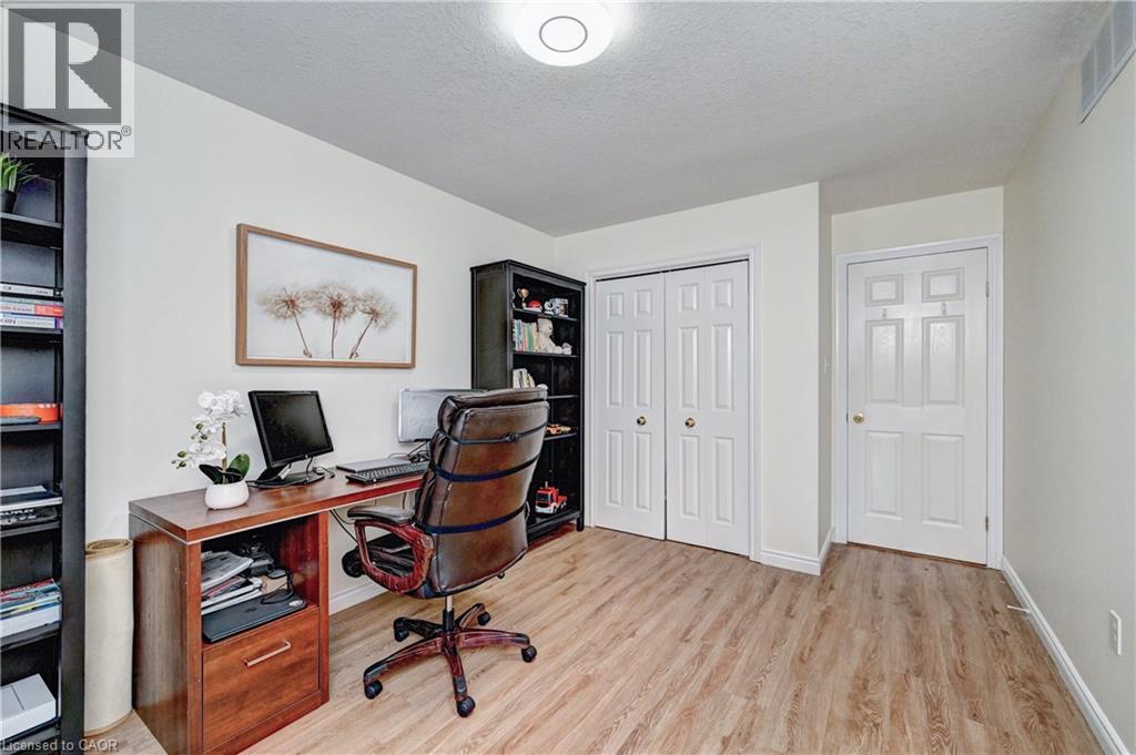 519 YORKSHIRE Drive thumbnail 27